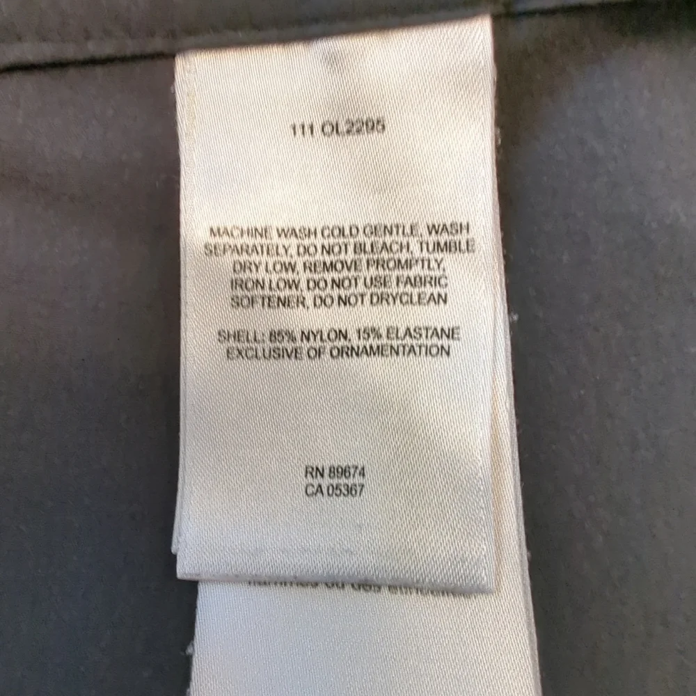 Mountain Hardwear Ellinor Hiking Outdoor Capris Pants Size 12 Black OL2295 EUC - Picture 6 of 8